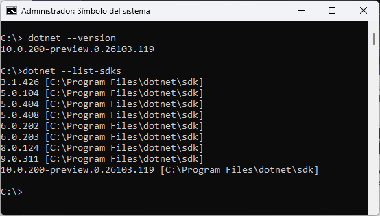 Imagen del símbolo del sistema con las instrucción [dotnet]